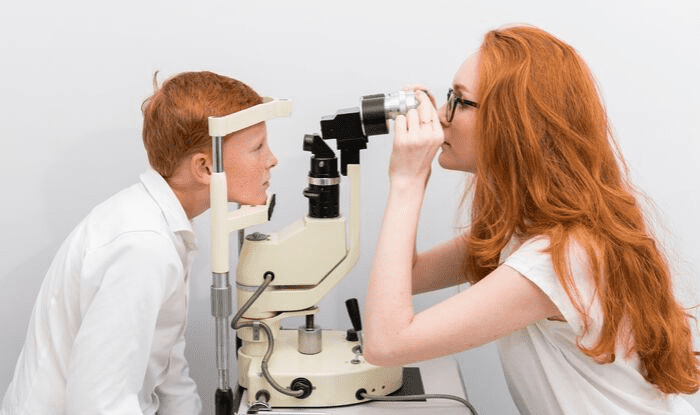 medic oftalmolog